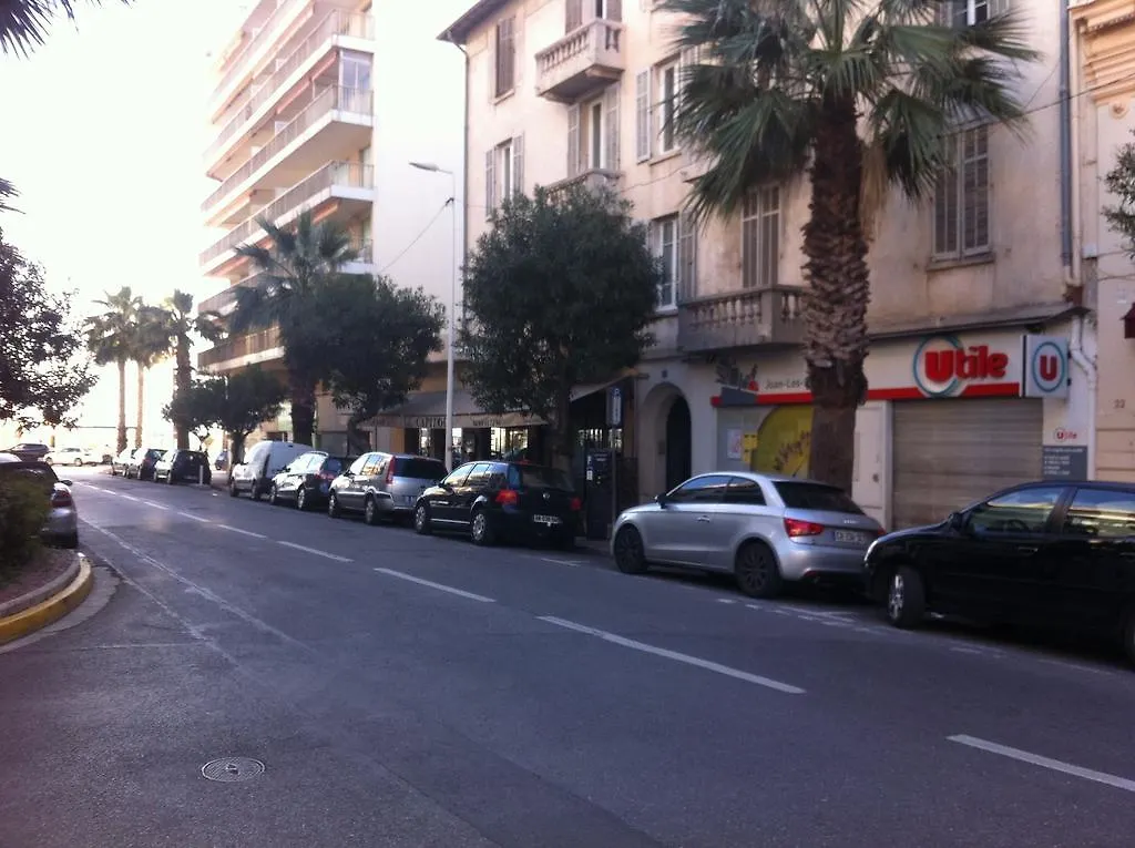 Amiral Courbet Apartment Juan-les-Pins France