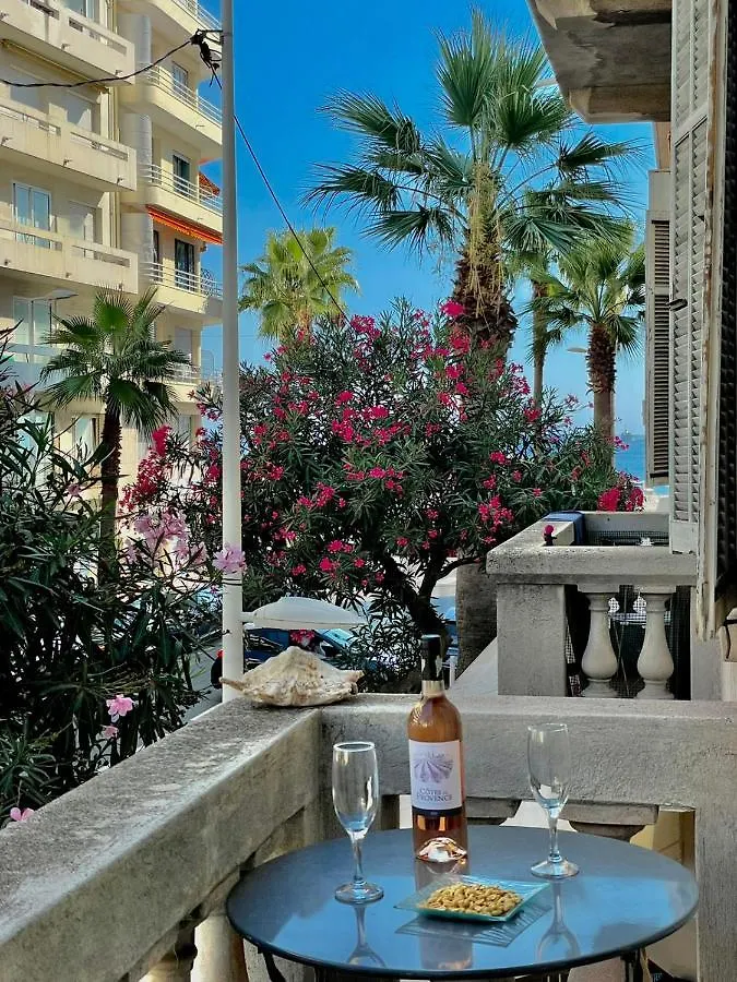 Amiral Courbet Apartment contacts