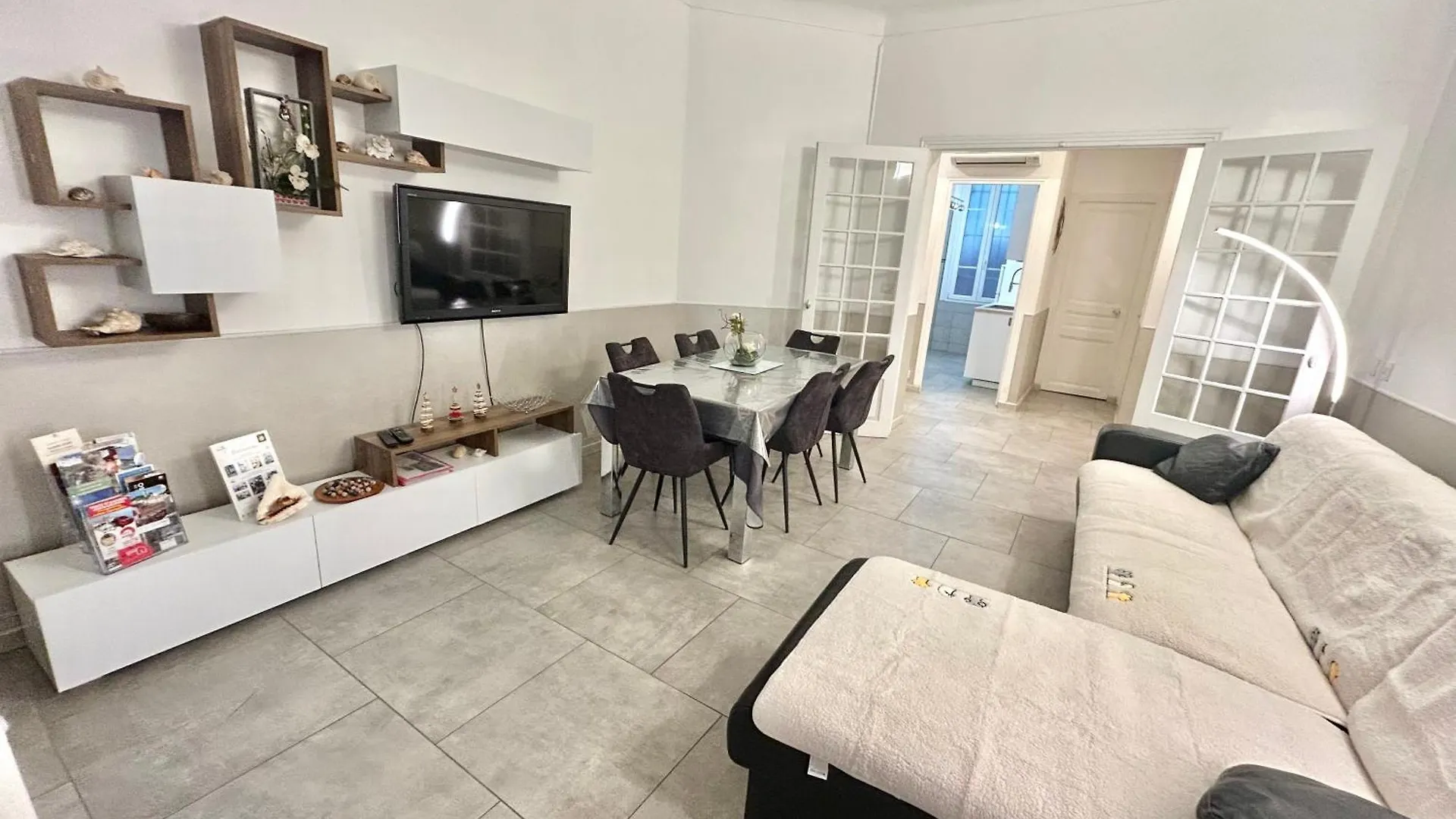 Amiral Courbet Apartment Juan-les-Pins 0*,